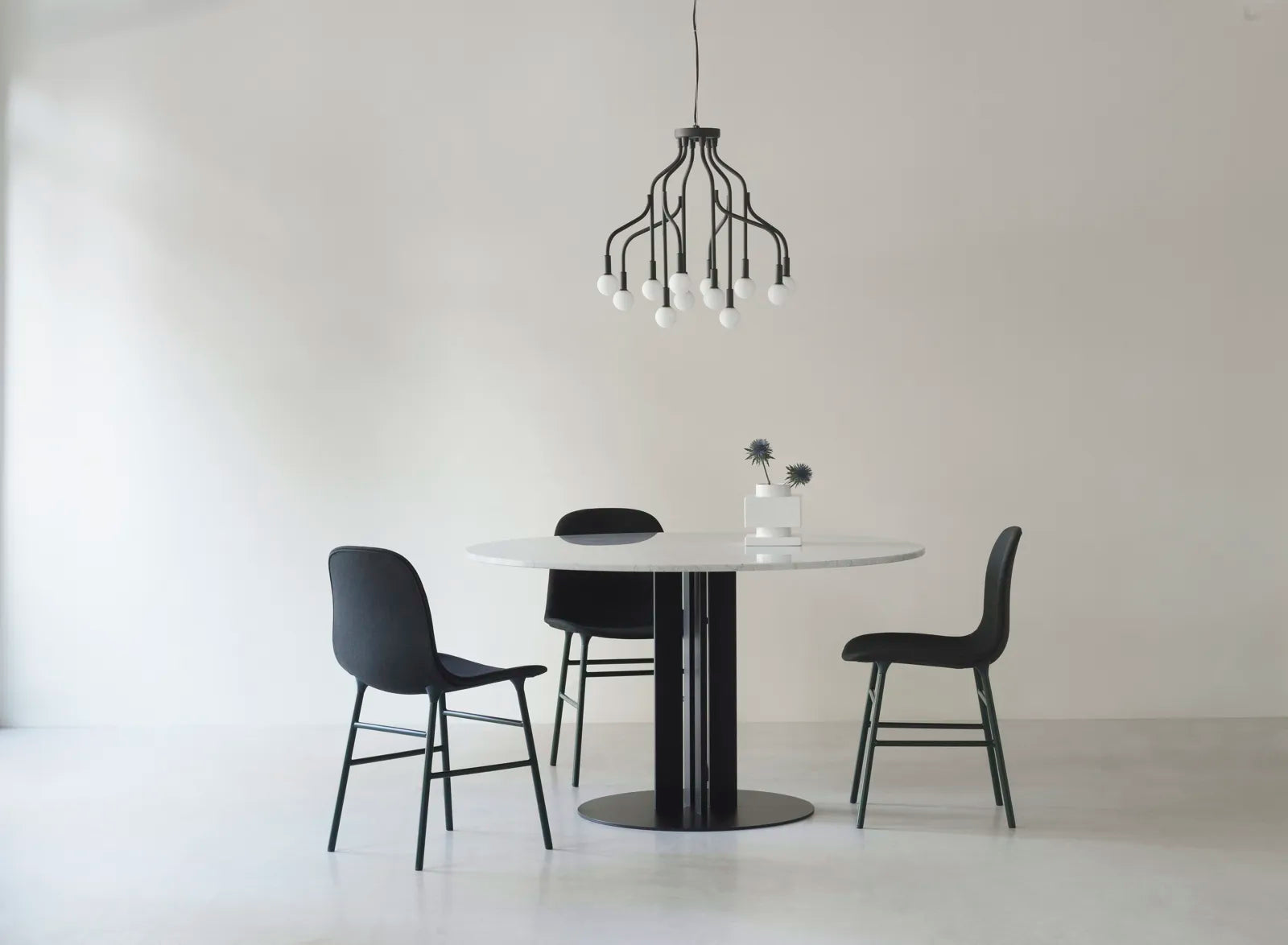 Scala Medium Table Marble White