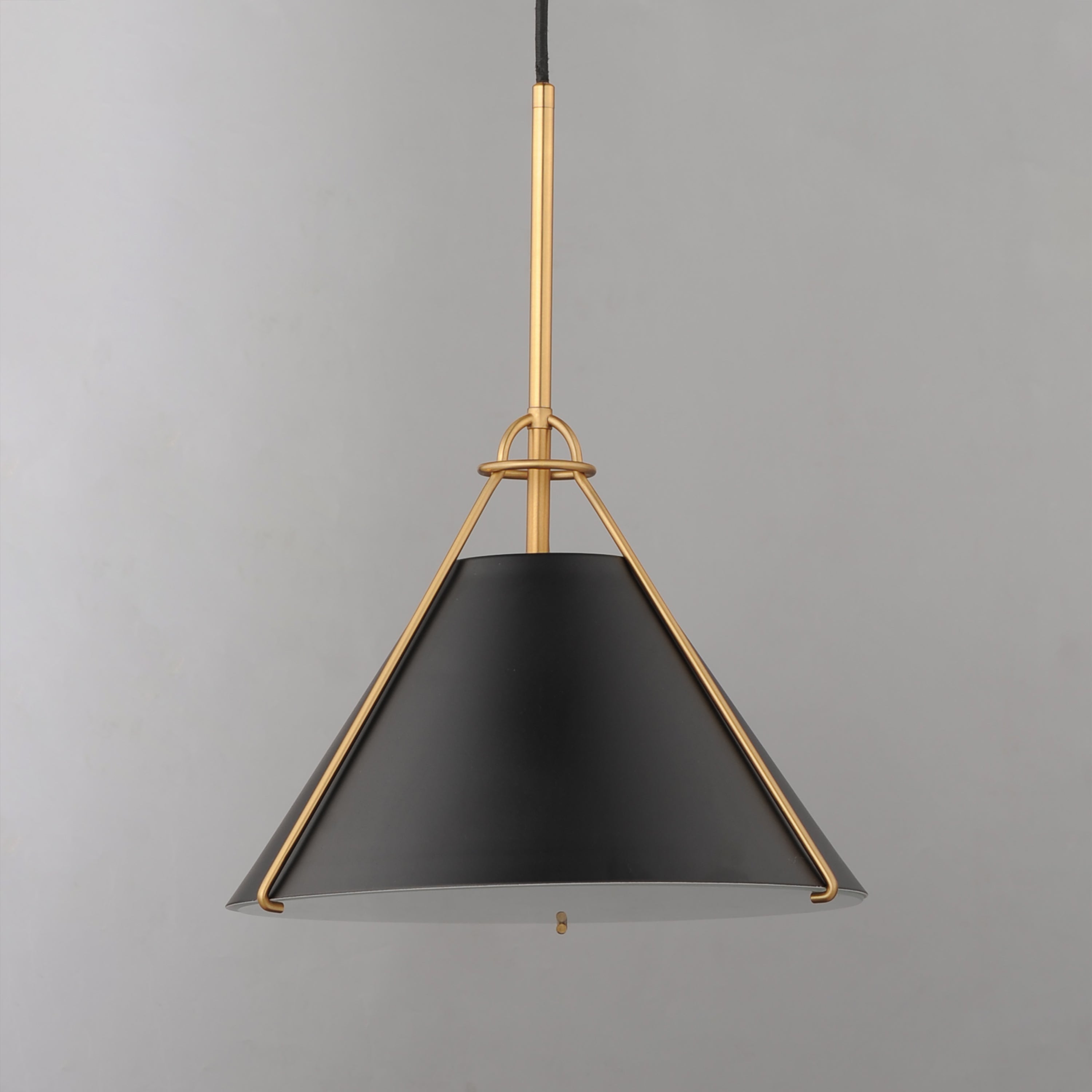 Lucas Single Pendant Black/Brass