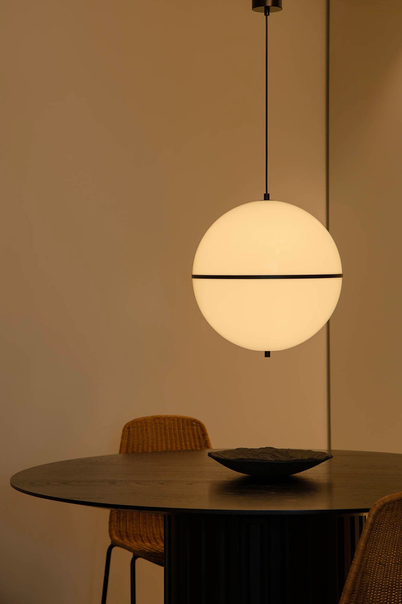 Dome M Pendant Black