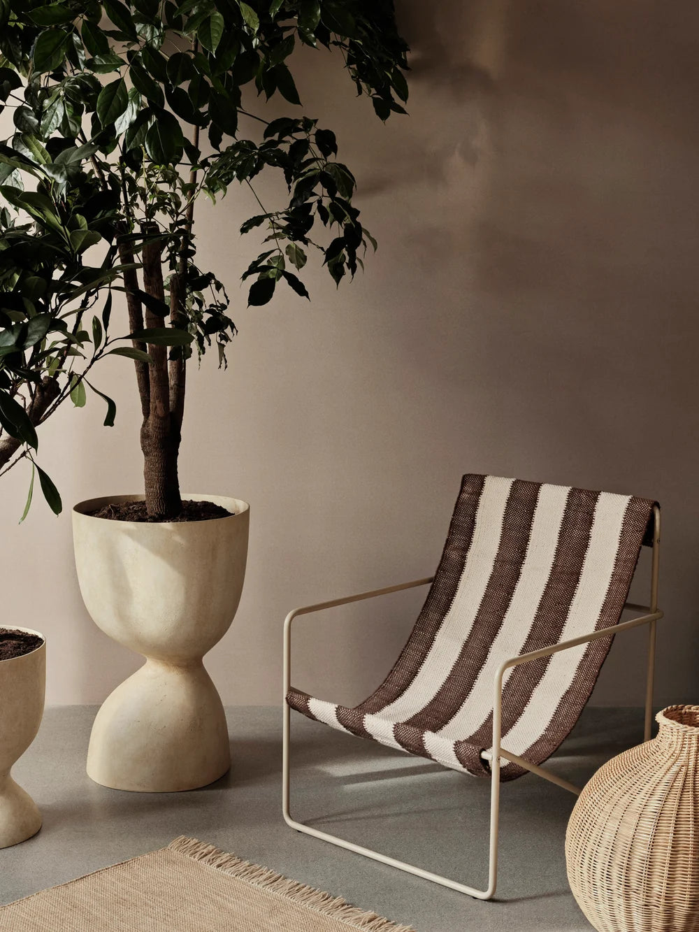 Desert Lounge Chair Cashmere Off-White/Chocolate