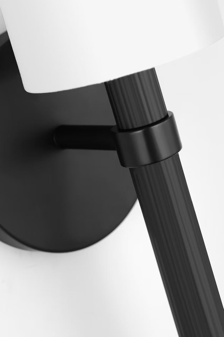 Manor Medium Sconce Black