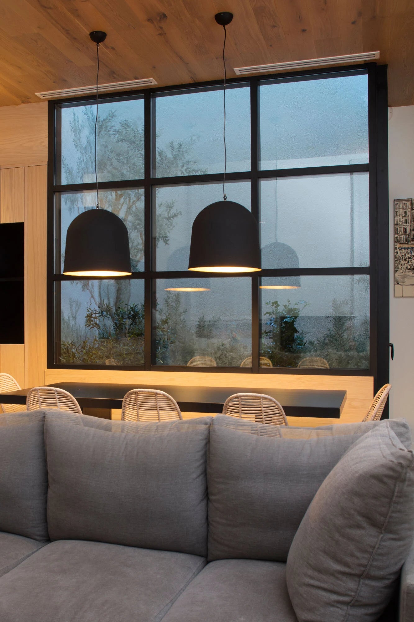 Cráter Colgante Negro/Oro