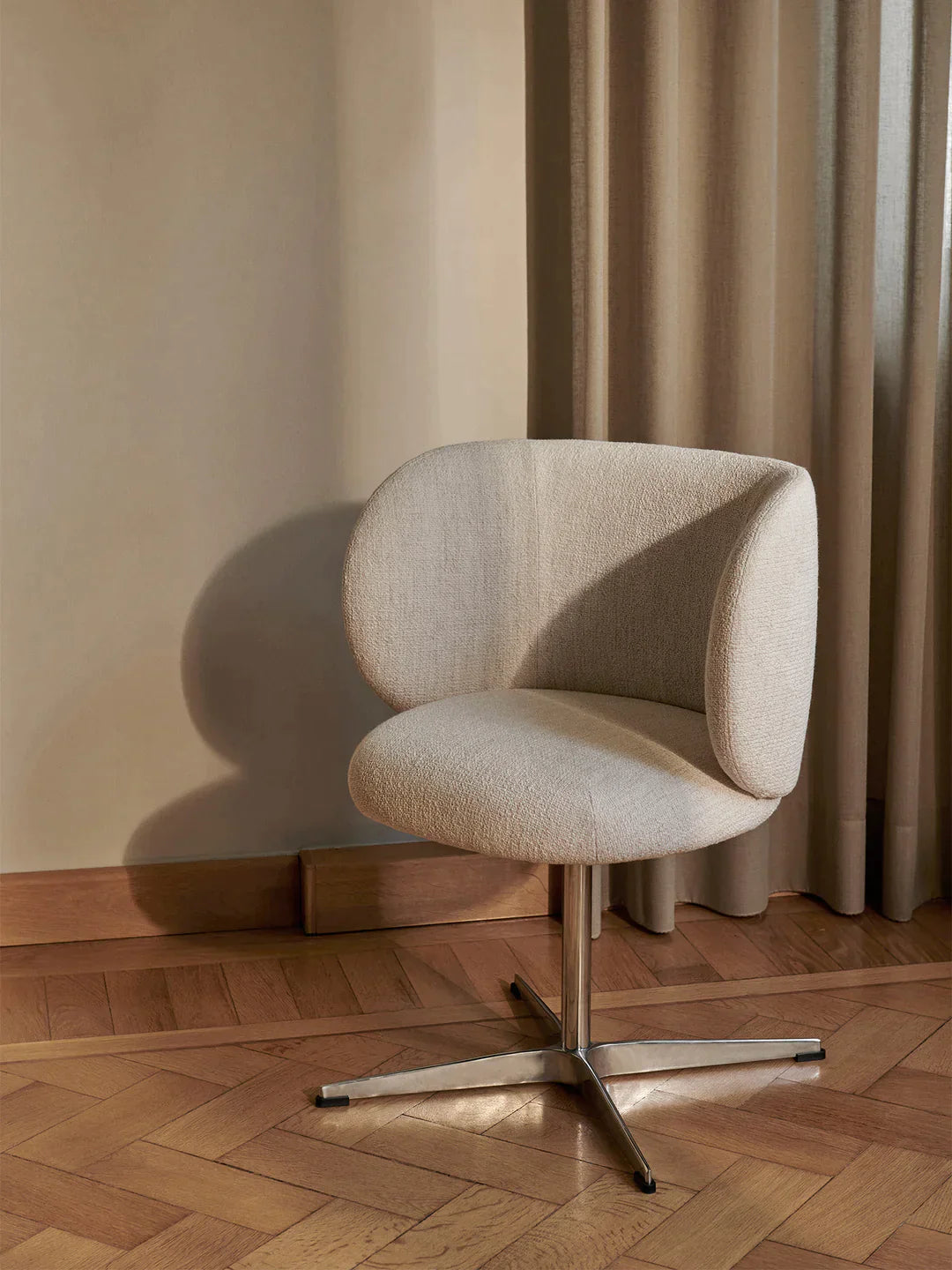 Rico Swivel Chair Bouclé