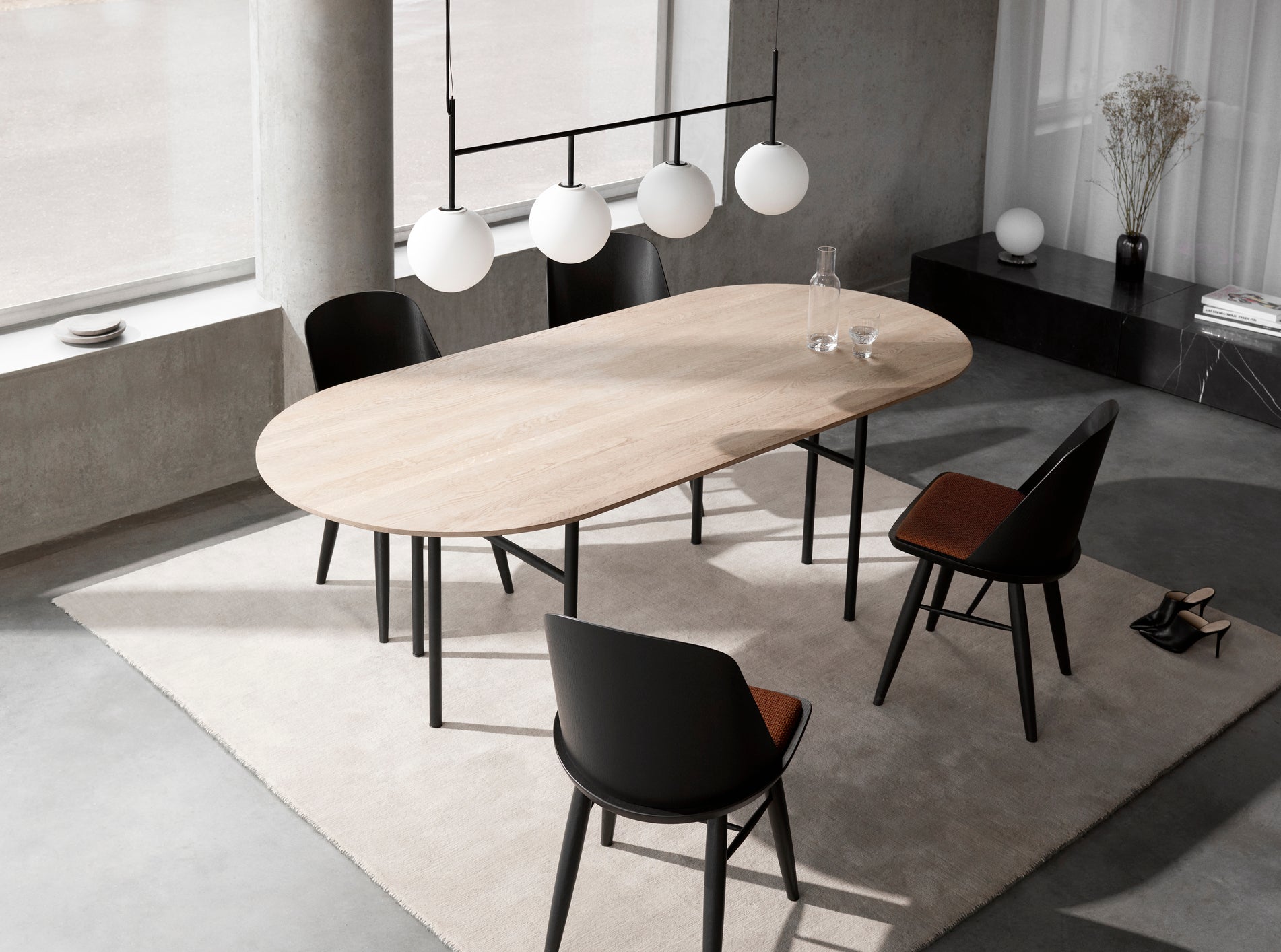 TR Bulb Suspension Frame Black