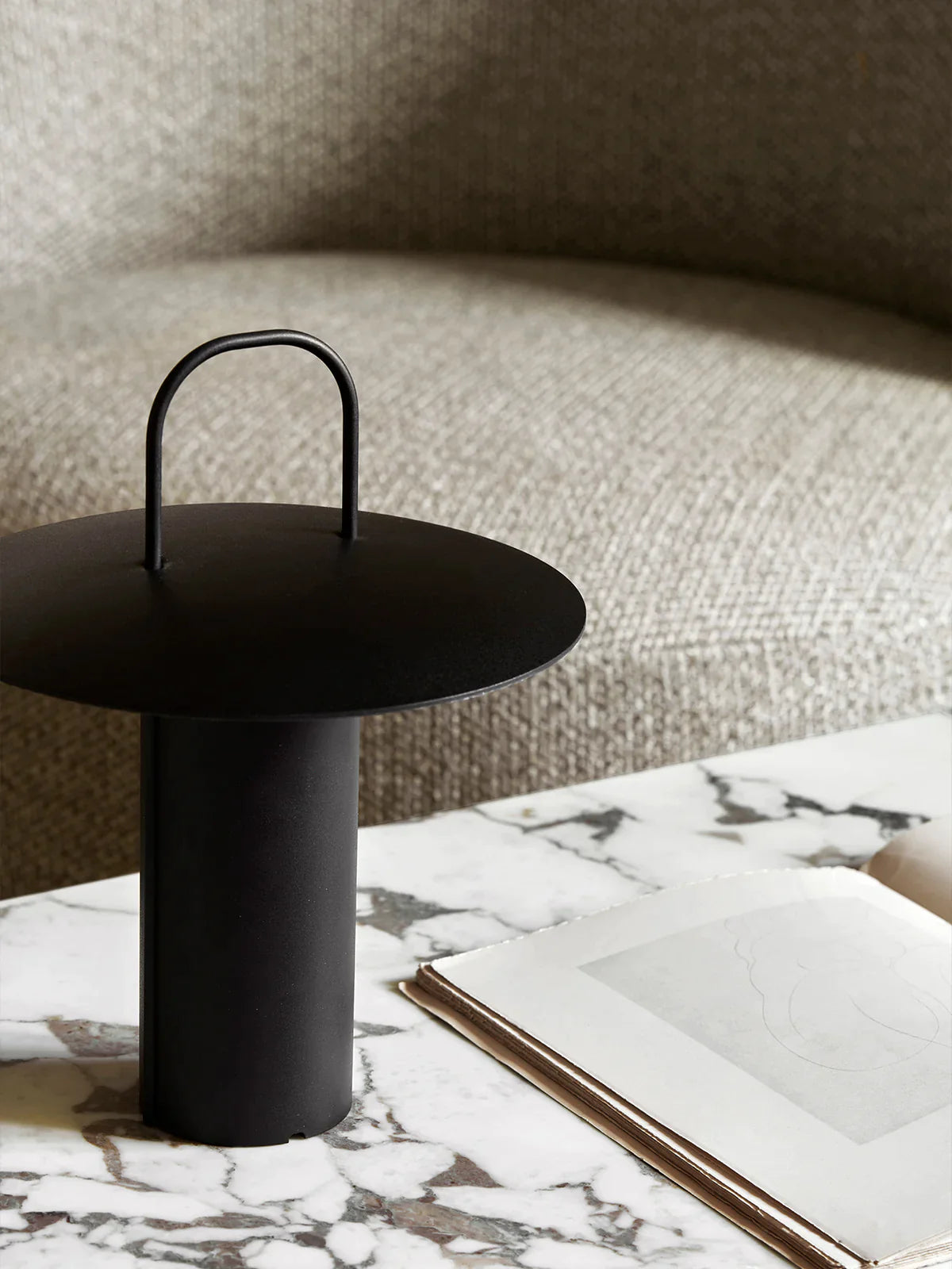 Ray Table Lamp Black
