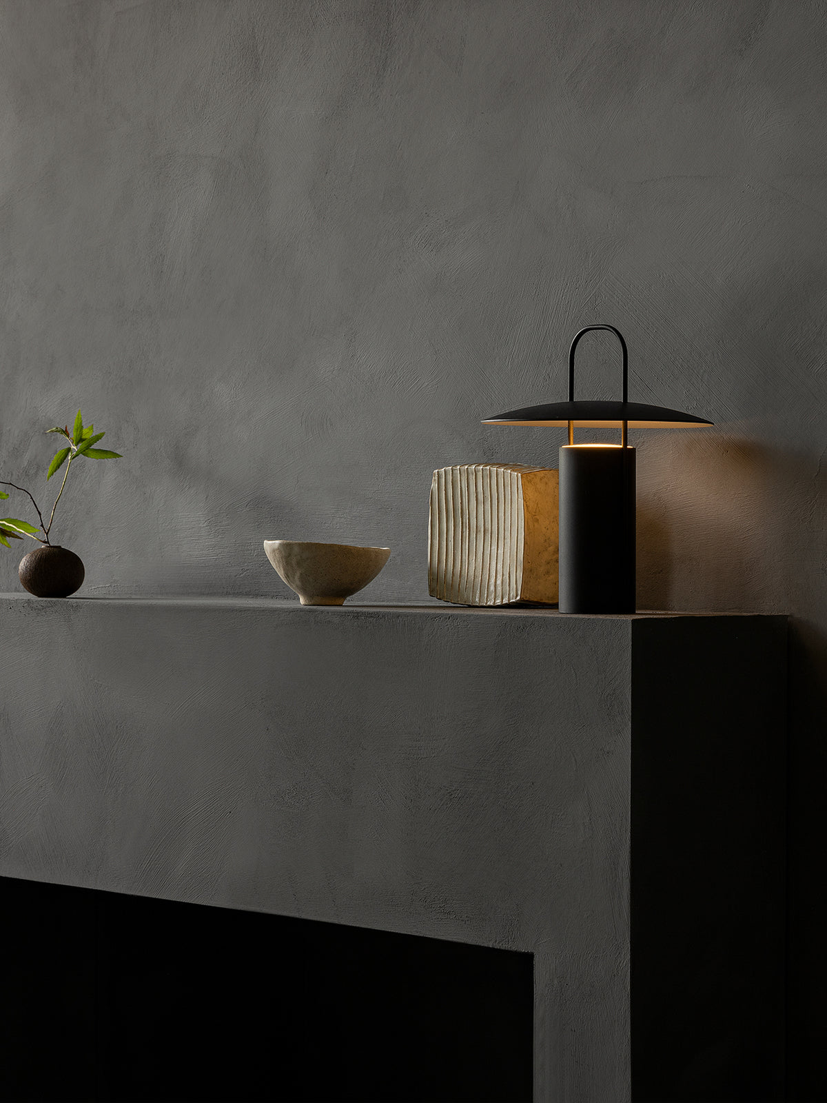 Ray Table Lamp Black