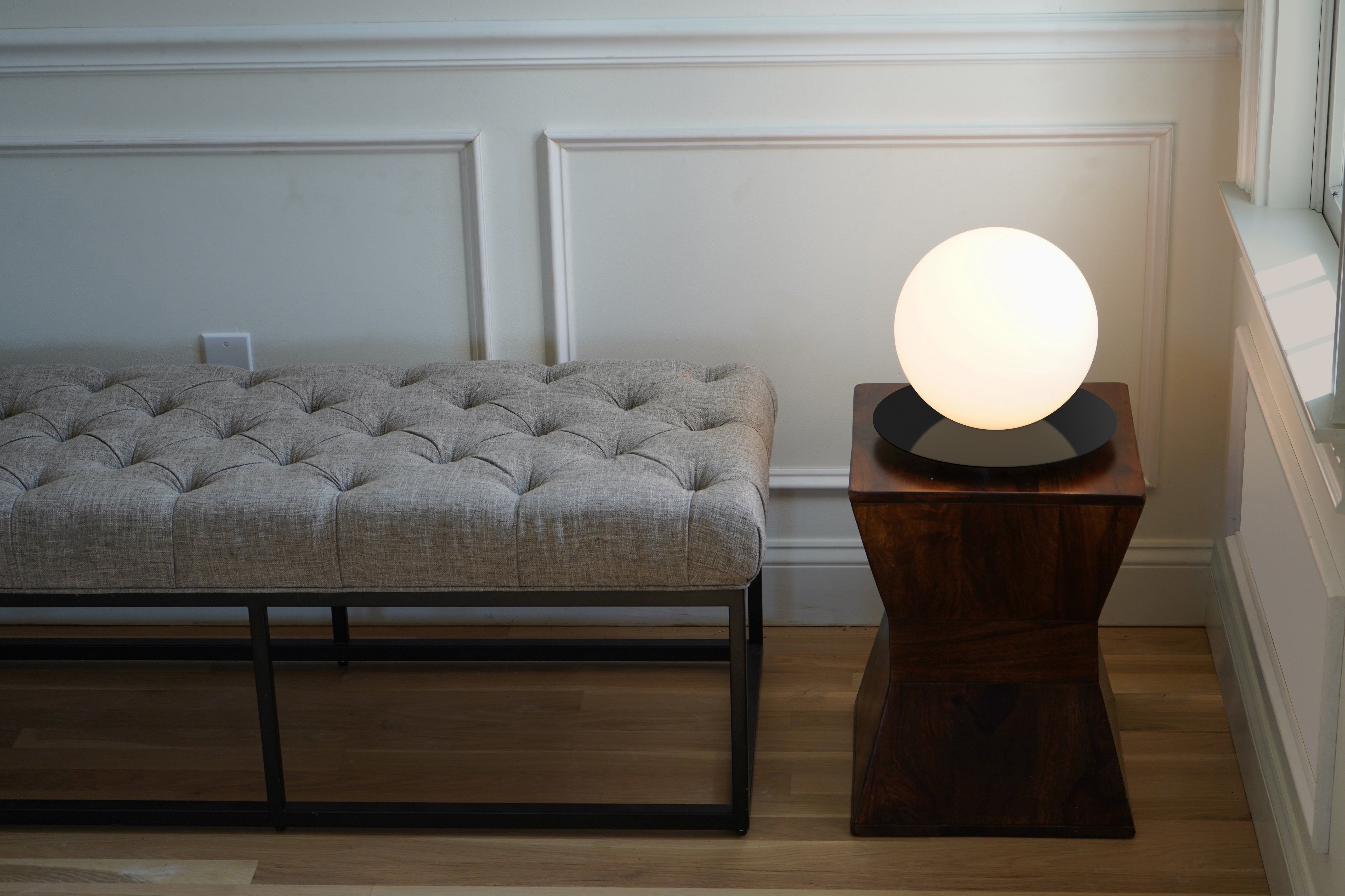 Bola Sphere Table 12