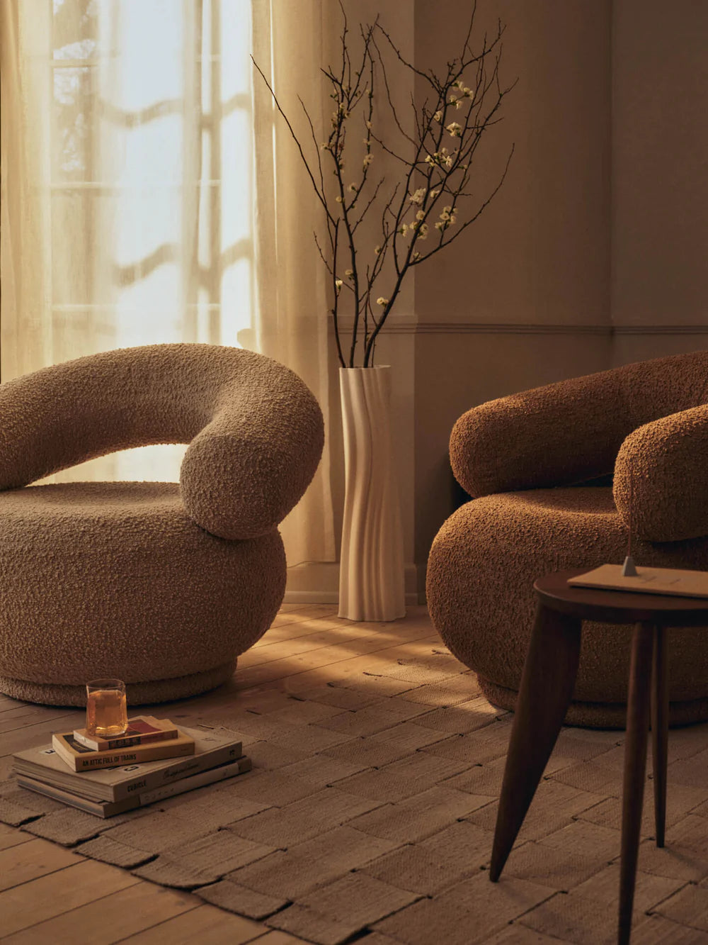 Orbo Lounge Chair Brown