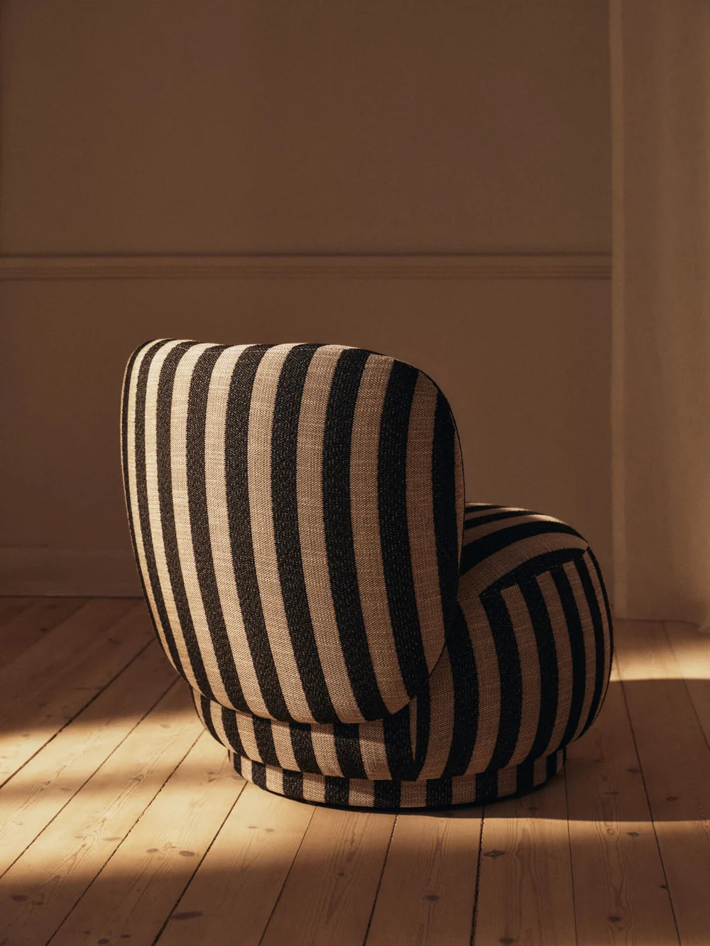 Rico Piccolo Lounge Chair Sand/Black