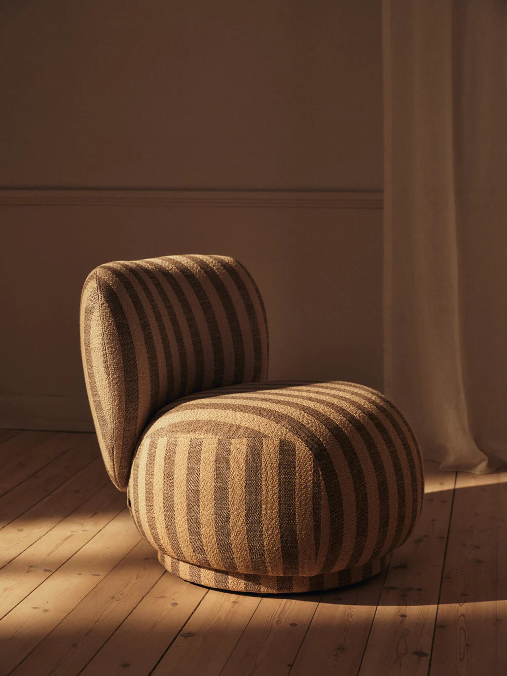 Rico Piccolo Lounge Chair Sand/Off-White