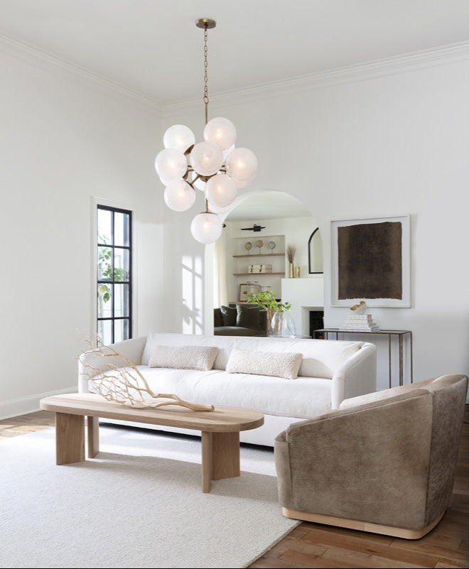 La Dame Chandelier