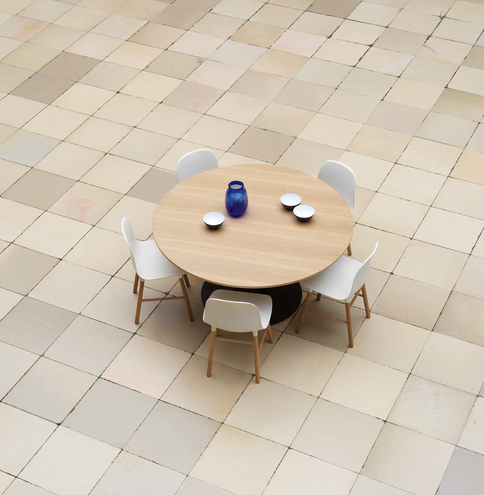 Scala Small Table Black Oak