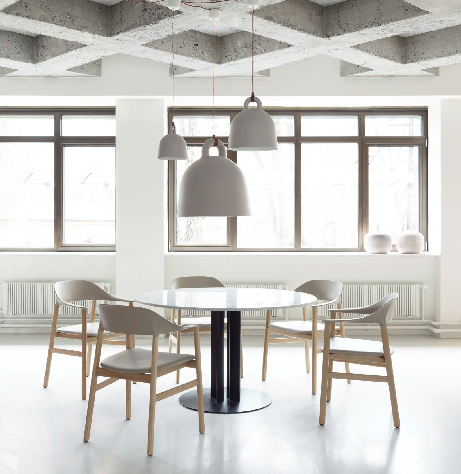 Scala Medium Table Marble White