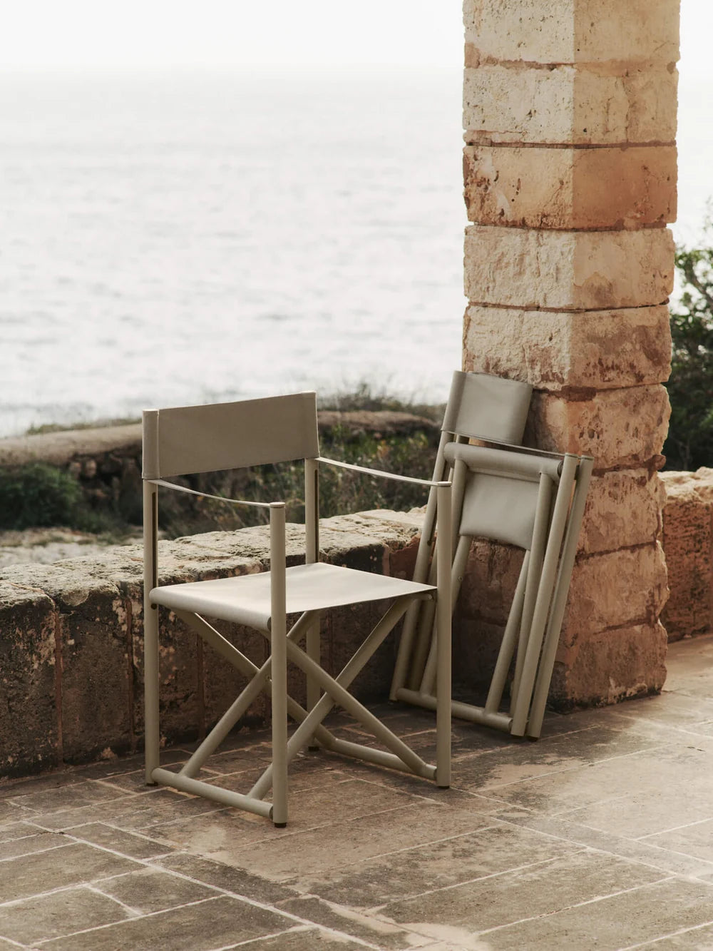 Voya Folding Chair