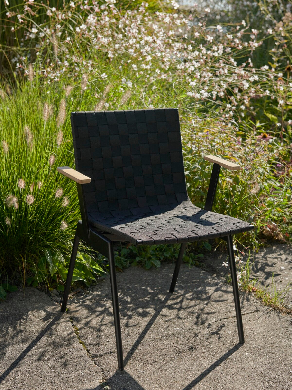 Ville AV34 Armchair Warm Black