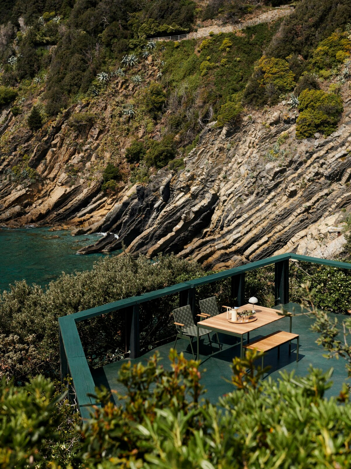 Ville Outdoor Table AV25 Bronze Green