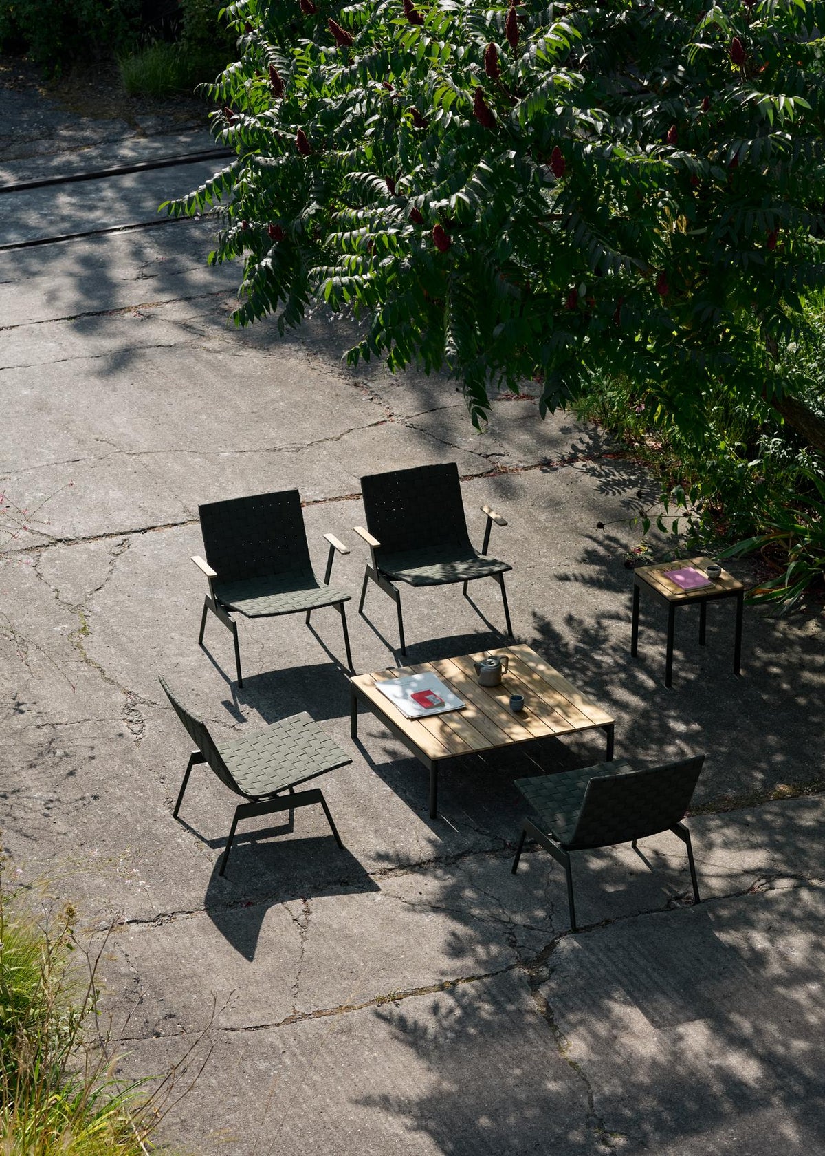 Ville Outdoor Coffee Table AV50 Bronze Green