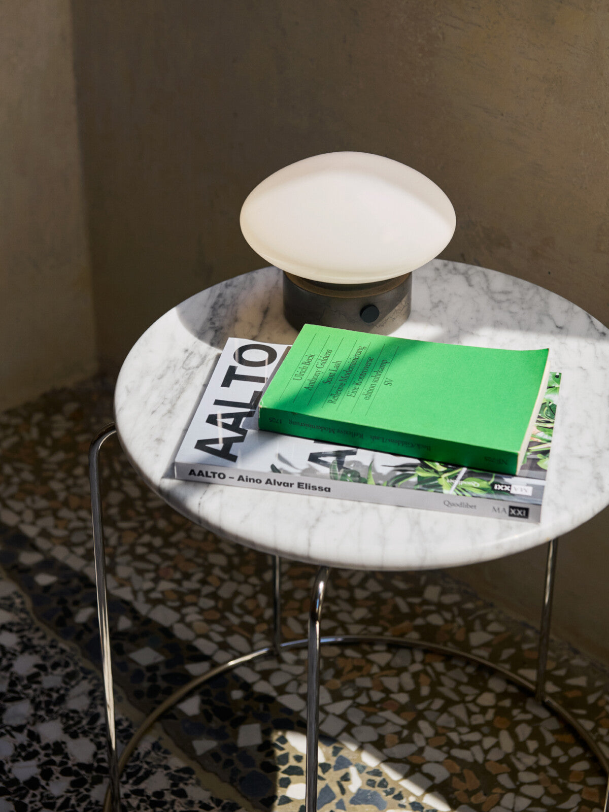 Ware Stool Marble Top VP11 Bianco