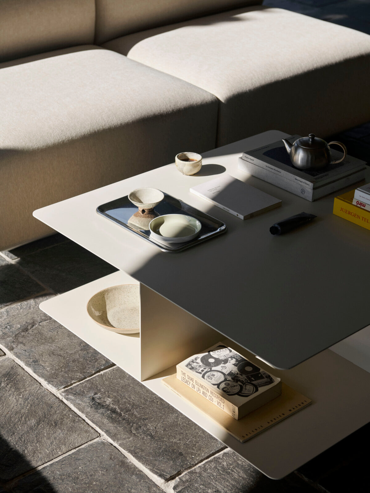 Develius Table EV3 Ivory