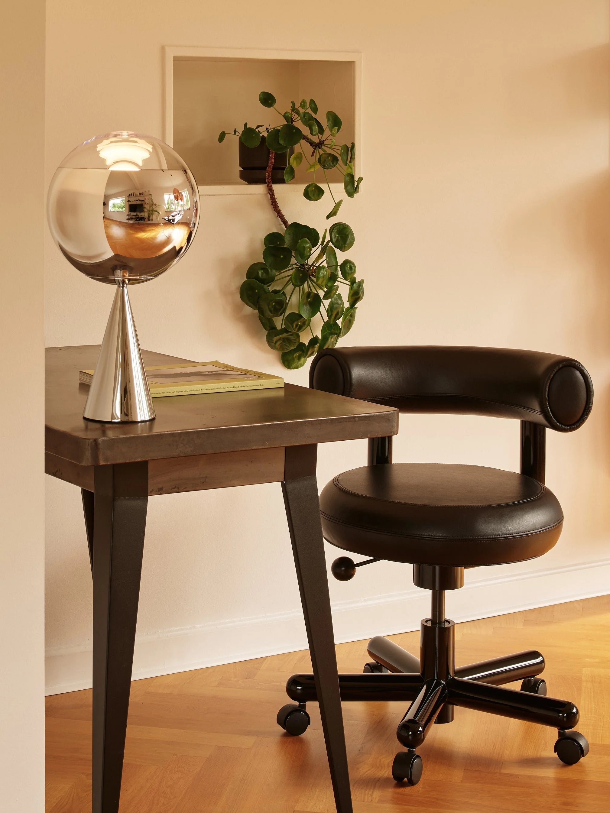 Fat Work Chair Black