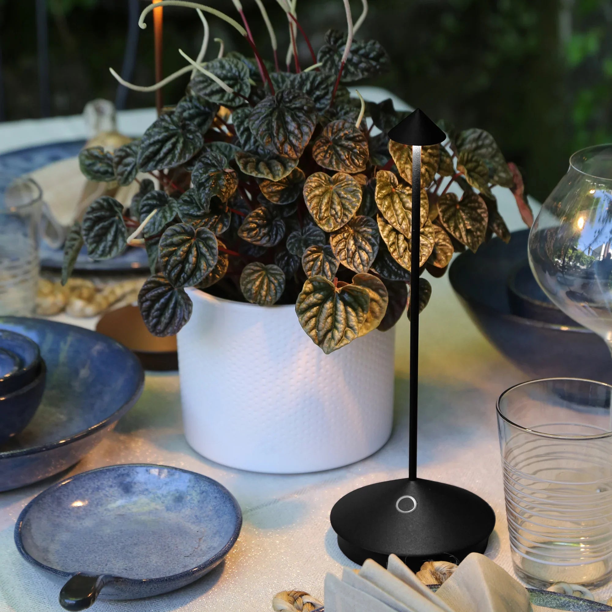 Pina Pro Table Black
