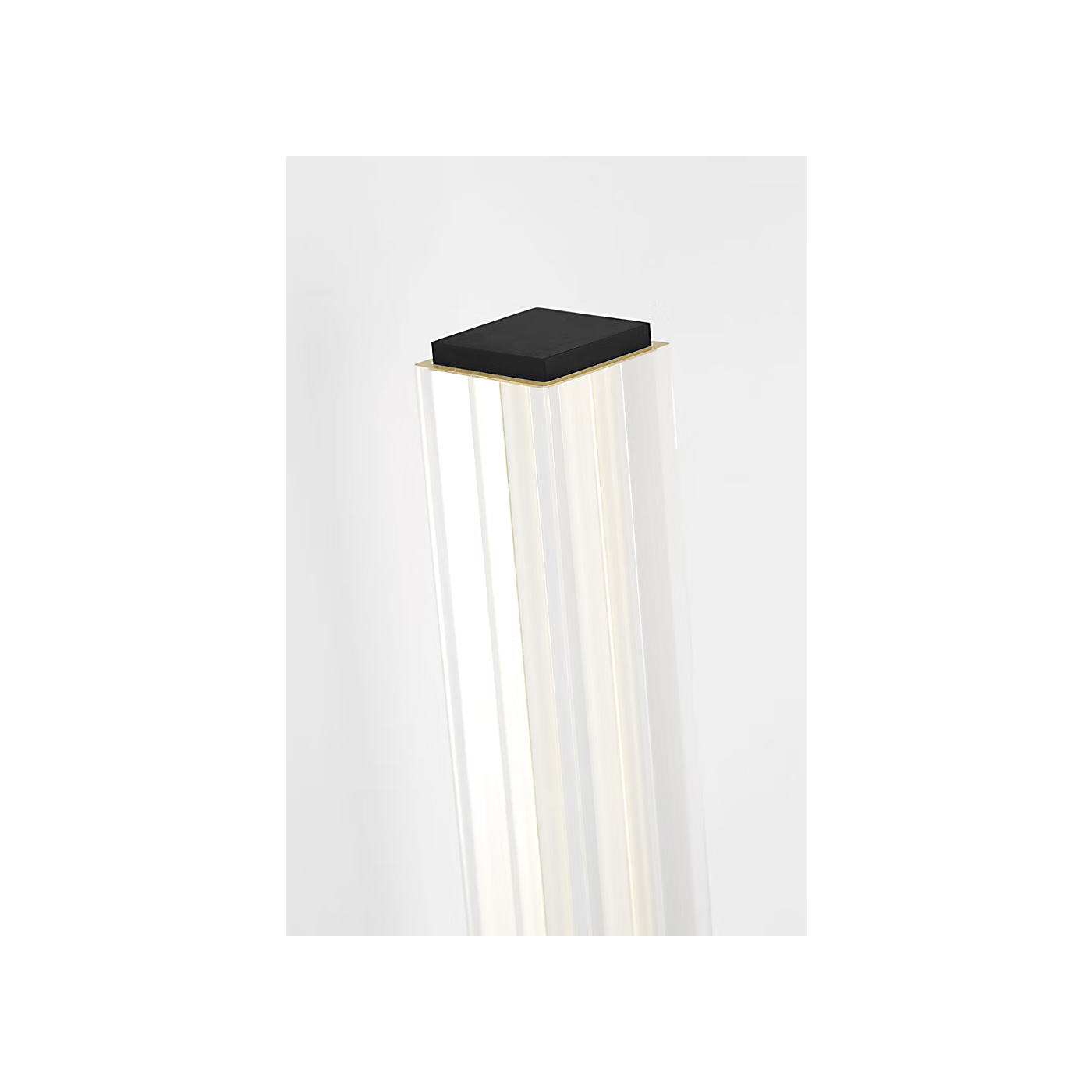 Reiya Square 13 Wall Black