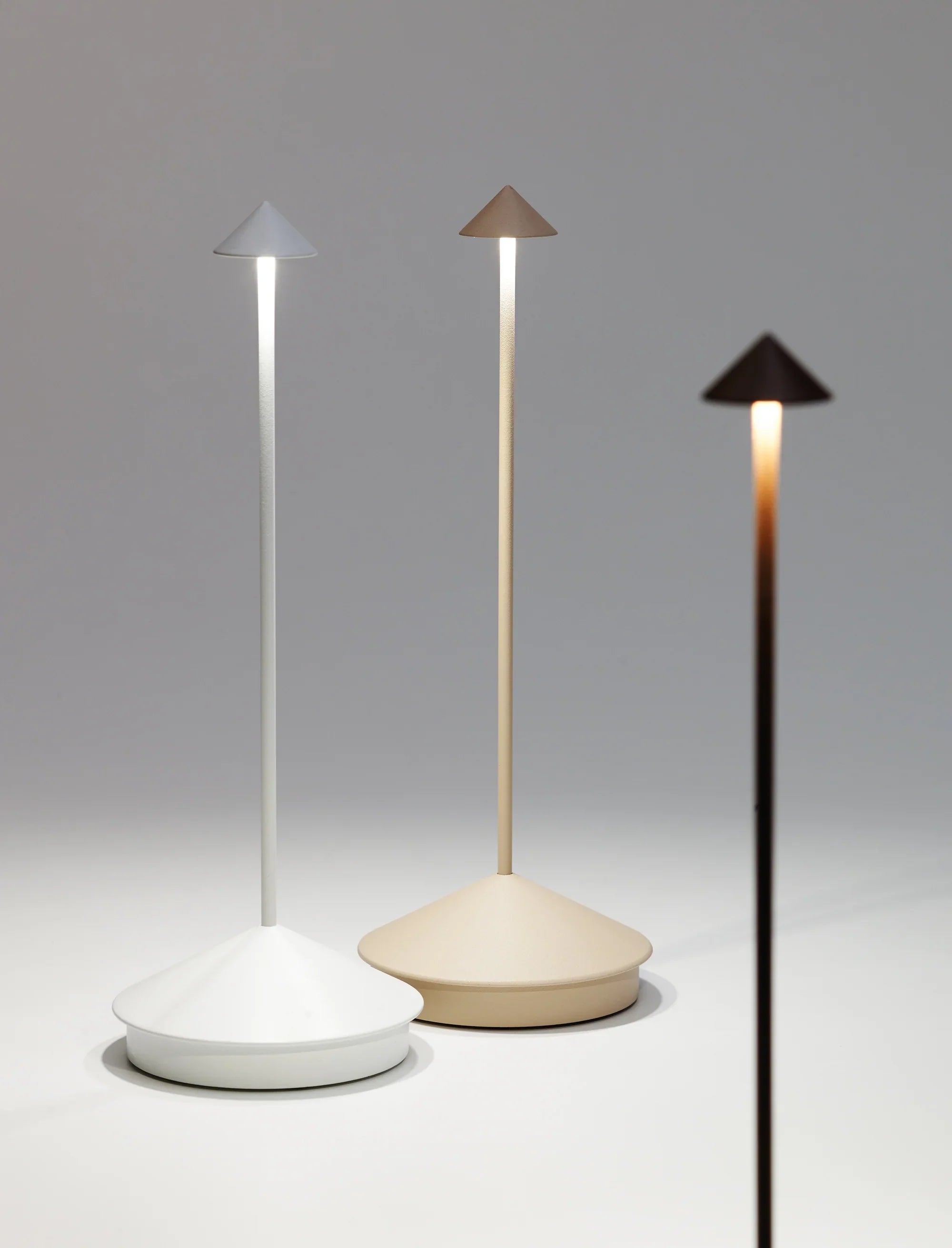 Pina Pro Table Cooper Leaf